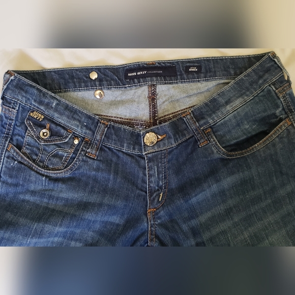 Vintage Miss Sixty Collection from Y2K era. Low rise, medium wash jeans size 34 - Picture 5 of 5